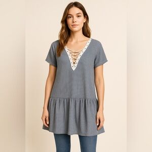 Short Sleeve Pinstriped Lace Up Ruffle Tunic Size Medium
